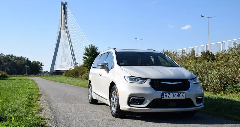 chrysler podkarpackie Chrysler Pacifica cena 190000 przebieg: 31000, rok produkcji 2021 z Rzeszów